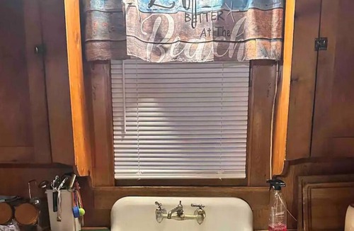 Lupton Cabin | Shady Shores Gillette Cabin Family/Pet friendly cabin on George Lake