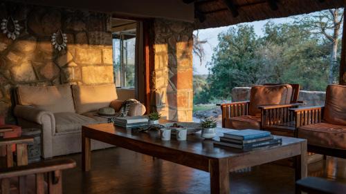 Northern Tuli Game Reserve House | Shalimpo Safari Home - Mashatu Game Reserve