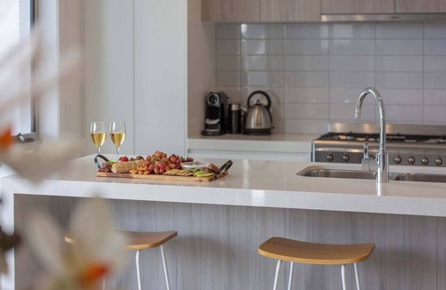 Shell Cove Condo | Shallows Coastal Retreat - Walk to Beach