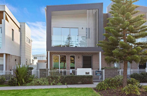 Shell Cove Condo | Shallows Coastal Retreat - Walk to Beach