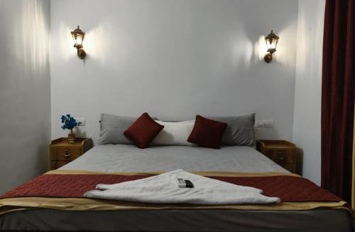 Kuzhuppilly House | Shampagne Villa