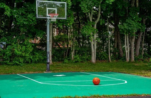 Wells House | Shamrock by the Sea Hot Tub Arcade Basketball Court & Beach Fun