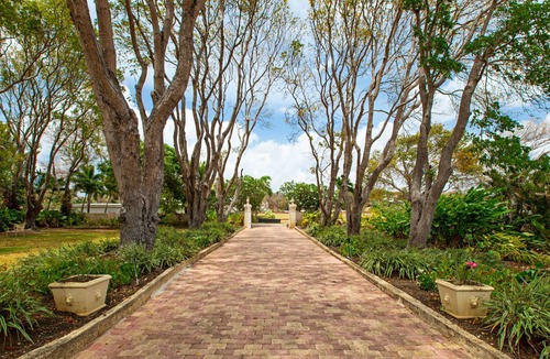 Holder's Hill Villa | Shangri La