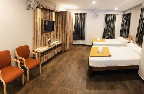 Somvarpet Hostel | Sharada Residency - Hostel