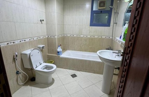 Al Ain House | shared bathroom room