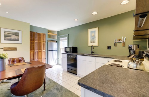 Worcester Cottage | Shared Hot Tub: Historic Cottage, Walk to Elm Park