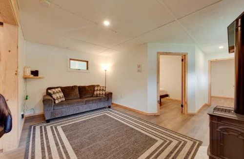 Hillsgrove House | Shared Perks: Deluxe Cabin B at Elk Creek Escape!