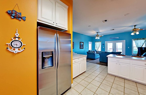 Port Aransas House | Shared Pool, Boardwalk to Beach and Golf Cart Included, Pet Friendly