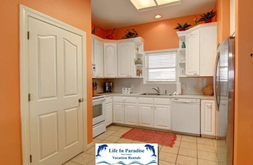 Port Aransas House | Shared Pool, Boardwalk to Beach and Golf Cart Included, Pet Friendly