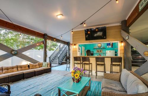 Garden City House | Shared Pool & Hot Tub! Seaside Murrells Inlet Home