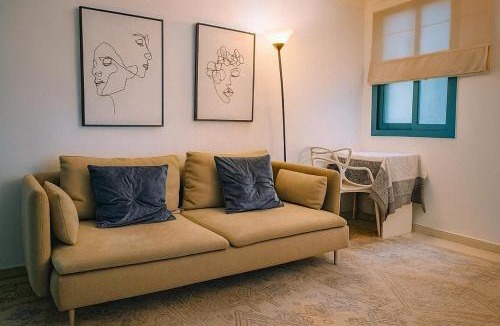 Al Majaz House | Sharjah corniche private room for women only