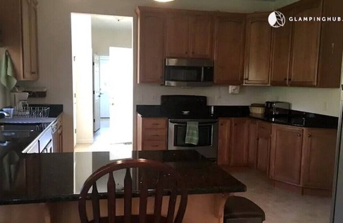 Sharon House | Sharon Manor: gather friends and family with river access and stunning views!