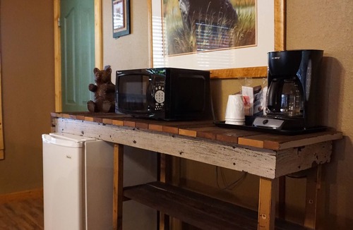 Shaver Lake Hotel | Shaver Lake Village Hotel