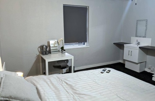 Stourbridge Apartment | Shayan Studio Flats Stourbridge