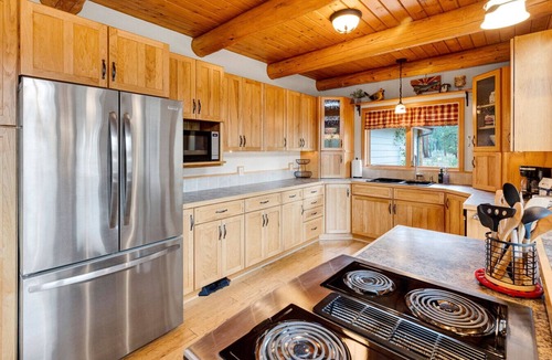 Hamilton Apartment | Sheafman Peaks Lodge