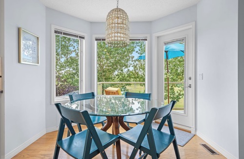 Southeast Calgary House | SHEER PERFECTION ~ 4BD, 2.5BA, K9 Friendly, on Eagle Quest Golf Course