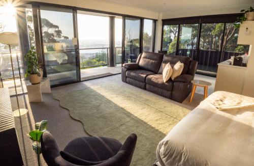 Smithton Apartment | Sheer Pleasure Accommodation