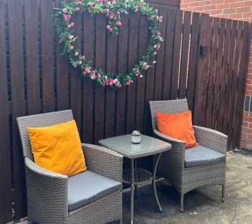 Sheffield House | Sheffield Modern Studio with Free EV Charging