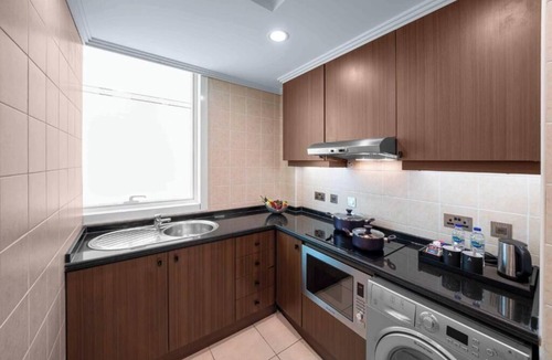 Al Danah Apartment | Sheikh Hamdan St. 2 Bedroom Serviced Apartment: Abu Dhabi
