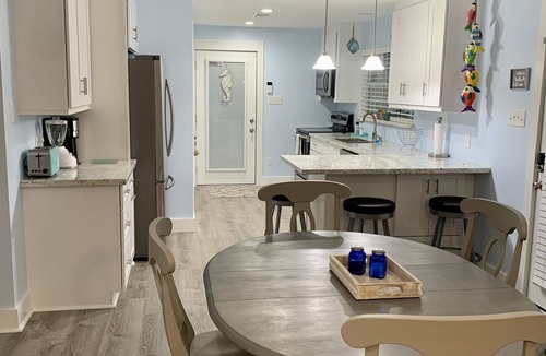 Delacroix House | Shell Beach: Beautiful Newly Completed Bayou Front Vacation House