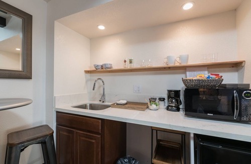 Shell Beach Hotel | Shell Beach Inn