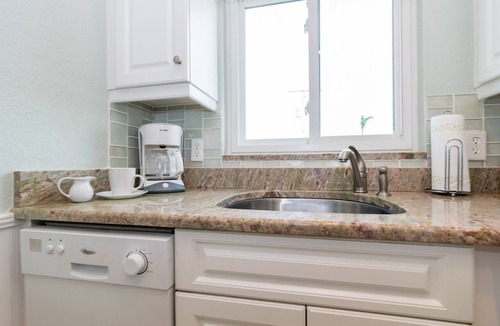 Bradenton Beach Condo | Shell Cove 9 · Gulf Front · Beach Gear