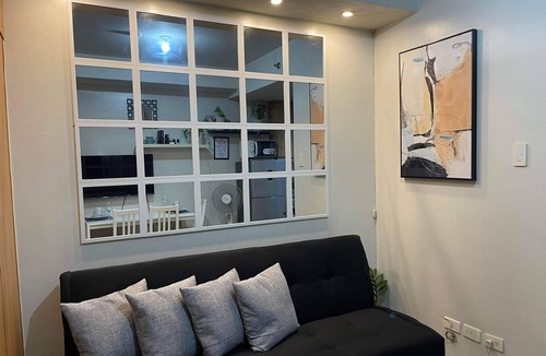 Barangay 76 Condo | Shell Residences MOA 6th D 1BR with Wifi & Prime Video By darpm