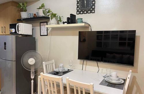 Barangay 76 Condo | Shell Residences MOA 6th D 1BR with Wifi & Prime Video By darpm