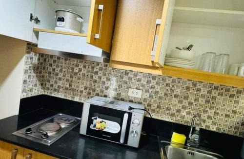 Barangay 76 Apartment | Shell Residences with Pool View Walk to MOA
