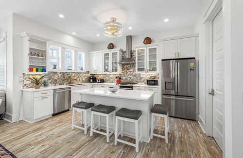 Plantation House | Shell Yea: 5 Bedroom Beach View Home in the Plantation- Sleeps 10, Private Pool