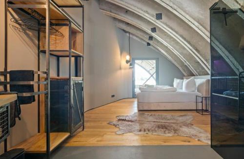 Muritz House | Shelterloft Airpark