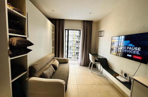 Shah Alam House | Shem's DK Impian Airport Subang with Balcony