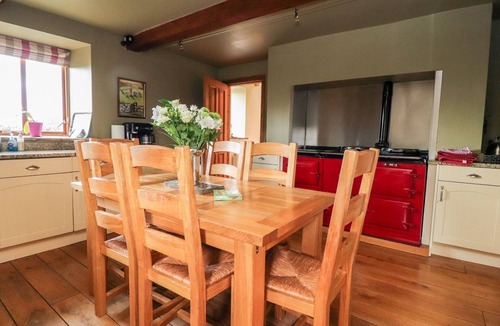 Lancaster Cottage | SHEPHERD'S BARN, pet friendly, with a garden in Lancaster