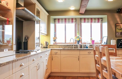 Lancaster Cottage | SHEPHERD'S BARN, pet friendly, with a garden in Lancaster
