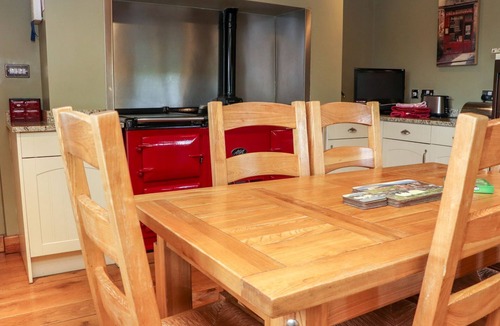 Lancaster Cottage | SHEPHERD'S BARN, pet friendly, with a garden in Lancaster