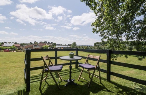 Congresbury House | Shepherd's Hut, Congresbury