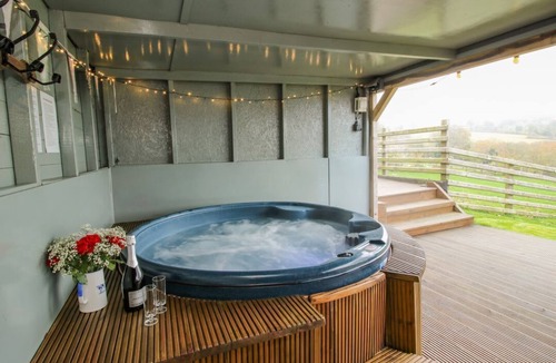 Farden House | Shepherds Cabin: Couples Retreat