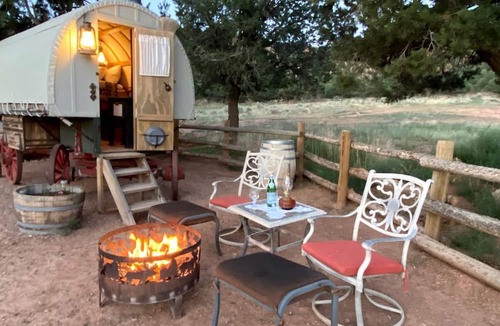 Grover House | Shepherds Camp Wagon Near Capitol Reef National Park