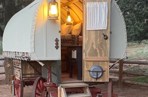 Grover House | Shepherds Camp Wagon Near Capitol Reef National Park