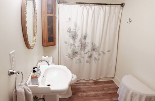 Adolphus Other | Shepherd’s House on the Hill—Peaceful Getaway at River Cottage Farm - 3 Bedroom