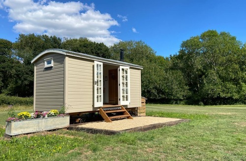 Lickfold House | Shepherds Hut 2, Northchapel