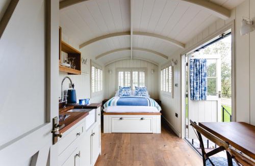 St Merryn Cabin | Shepherds Huts at The Cornish Arms
