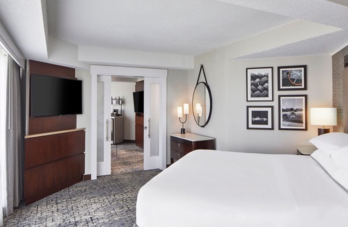 Indianapolis Hotel | Sheraton Indianapolis Hotel at Keystone Crossing