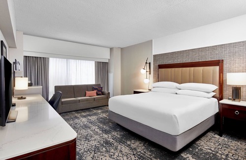 Indianapolis Hotel | Sheraton Indianapolis Hotel at Keystone Crossing