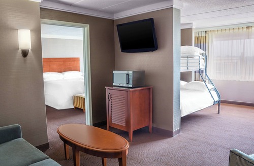 Downtown Niagara Falls Hotel | Sheraton Niagara Falls