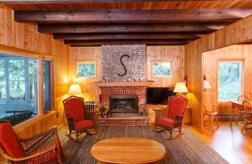 Idlewild House | Sherwood Point Shores by Simple Life Rentals