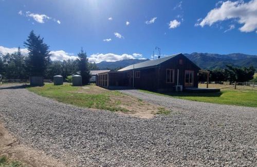 Hanmer Springs House | Sherwood Ranch Cottages - 403 Woodbank Road