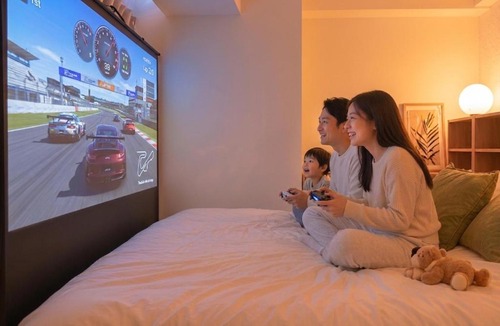 Chinatown Apartment | SHIKA HOME Yokohama Chinatown King Bed Projector PS4 Kitchen Washer
