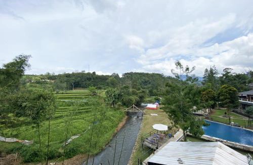 Pasirjambu Hotel | Shine River