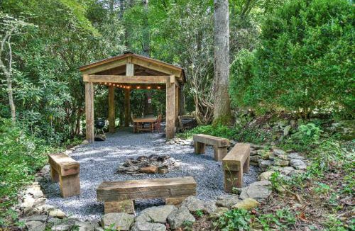 Gerton House | Shiners Hideaway - Cozy Cabin with Trails & Family Memories